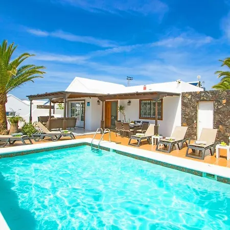 Exceptional 3 Bedroom Villa Adsey -Short Walk To Town - By Lanzarote Leisure Villas Puerto del Carmen  Exterior photo